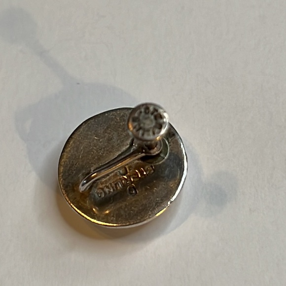 Vintage Southwestern Signed D B Sterling Silver & Turquoise Screw-back Earrings - Picture 6 of 8